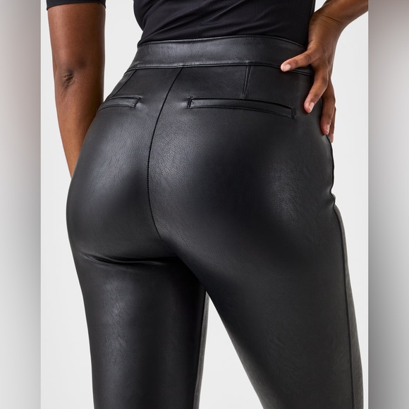 🌻Spanx 20457 Leather-Like Flare Pant - Picture 4 of 6